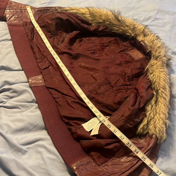 Lived in Bershaka Leather Jacket with Faux fur collar - Picture 9 of 15